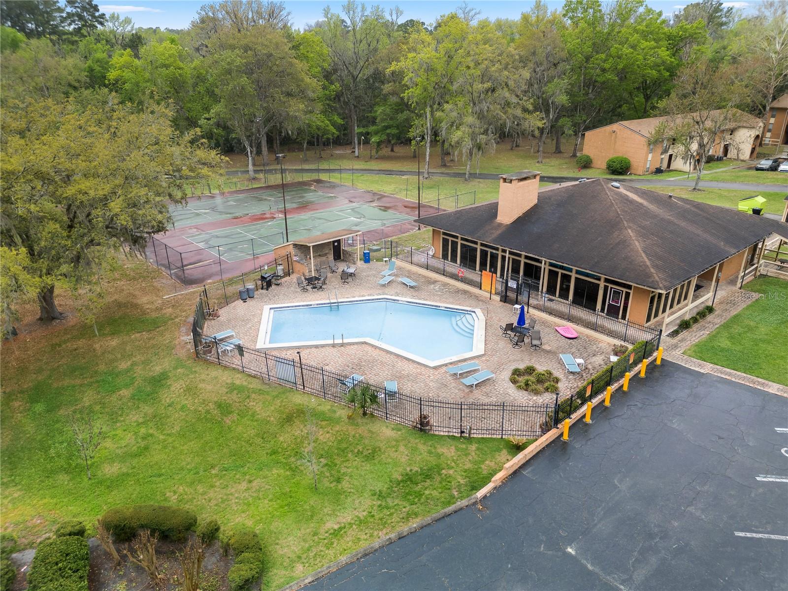 Image 32 of 38 For 1810 23rd Boulevard 174