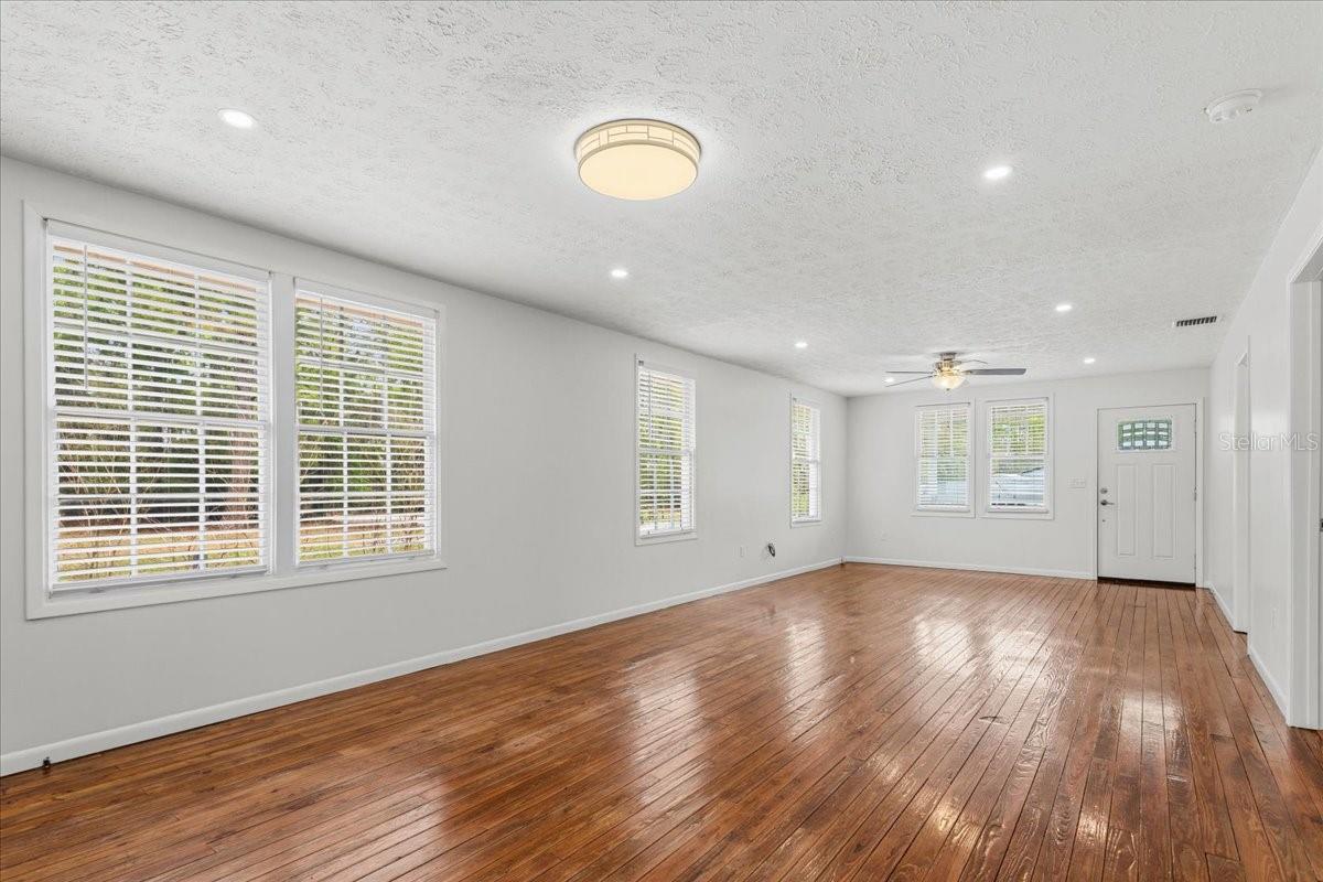 Image 10 of 35 For 11956 160th Avenue