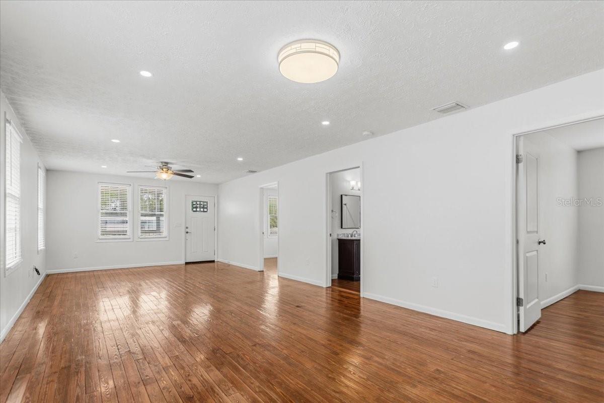 Image 11 of 35 For 11956 160th Avenue