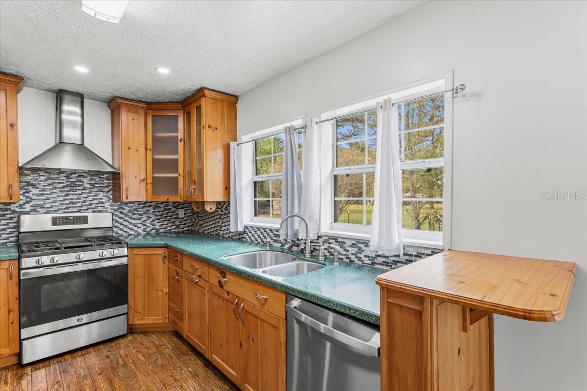 Image 13 of 35 For 11956 160th Avenue