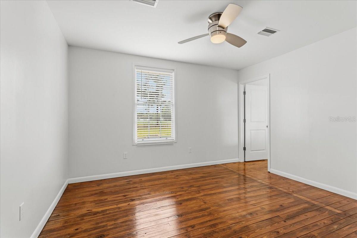 Image 17 of 35 For 11956 160th Avenue