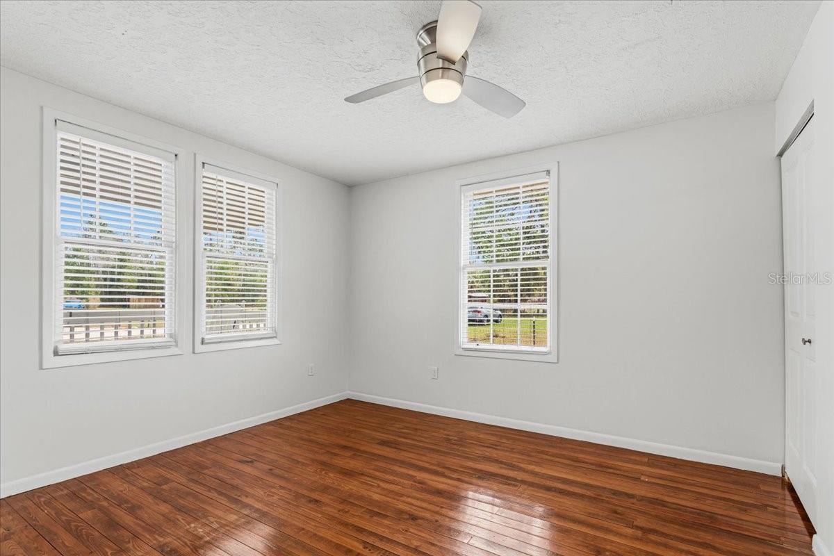 Image 22 of 35 For 11956 160th Avenue