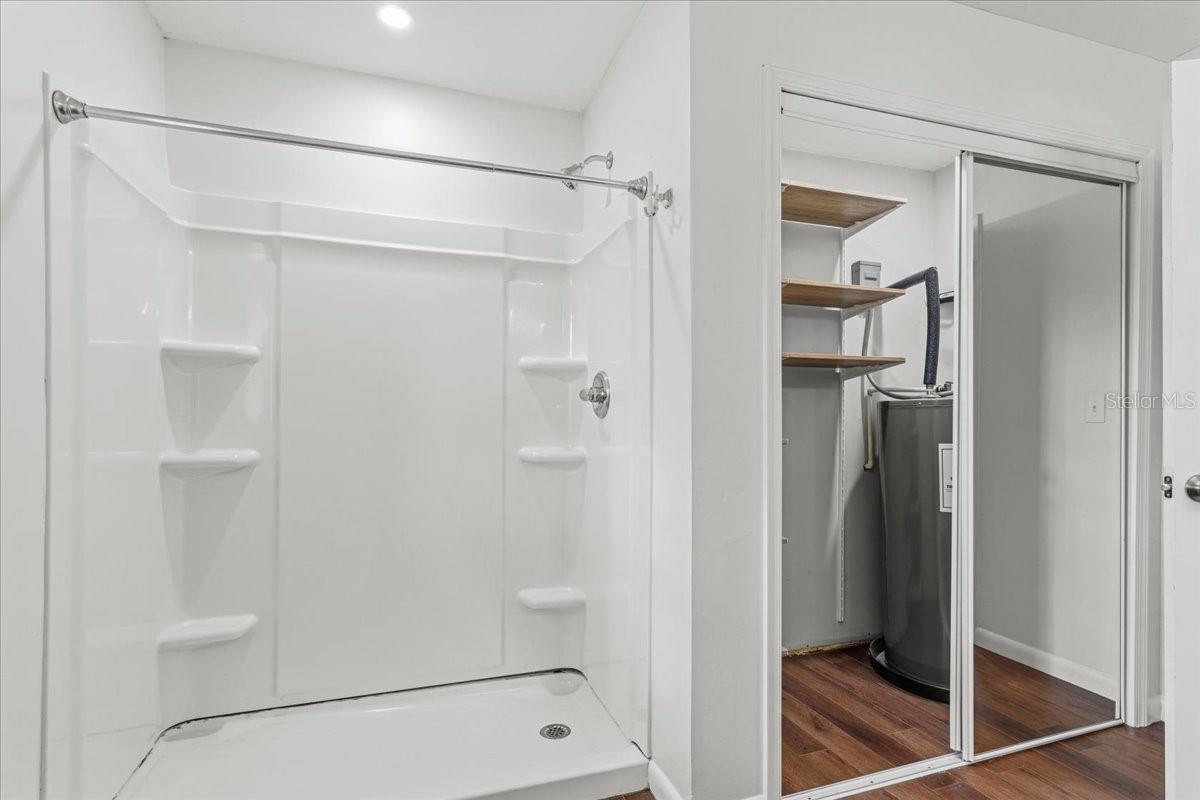 Image 24 of 35 For 11956 160th Avenue