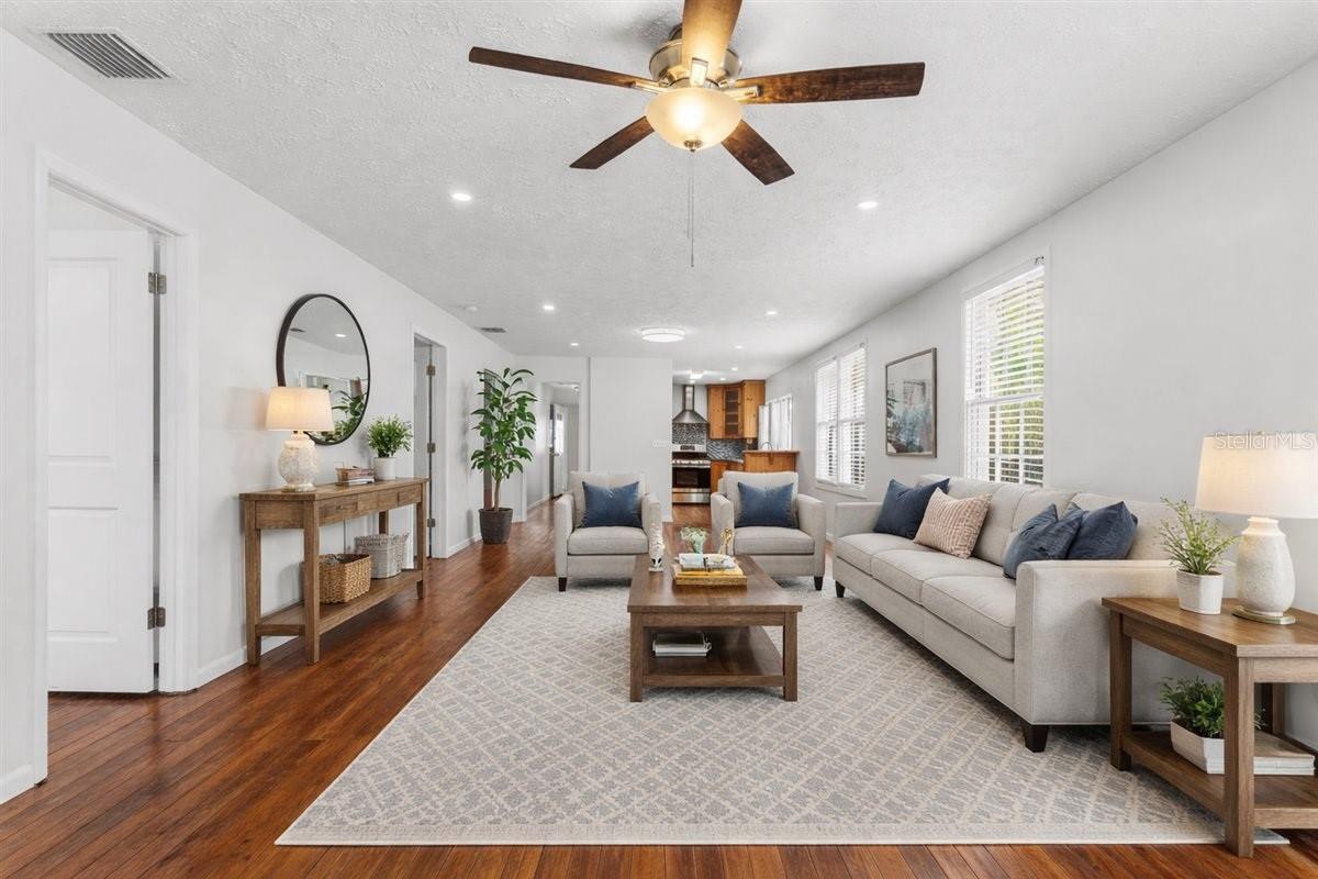 Image 7 of 35 For 11956 160th Avenue