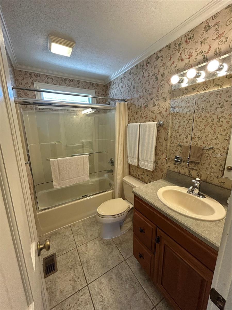 Image 18 of 21 For 11001 Sunset Harbor Road A04