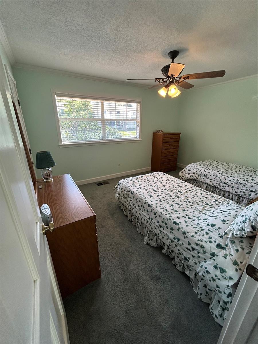 Image 19 of 21 For 11001 Sunset Harbor Road A04