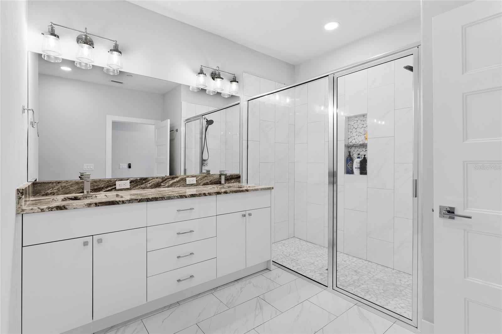 Image 23 of 39 For 5032 34th Place