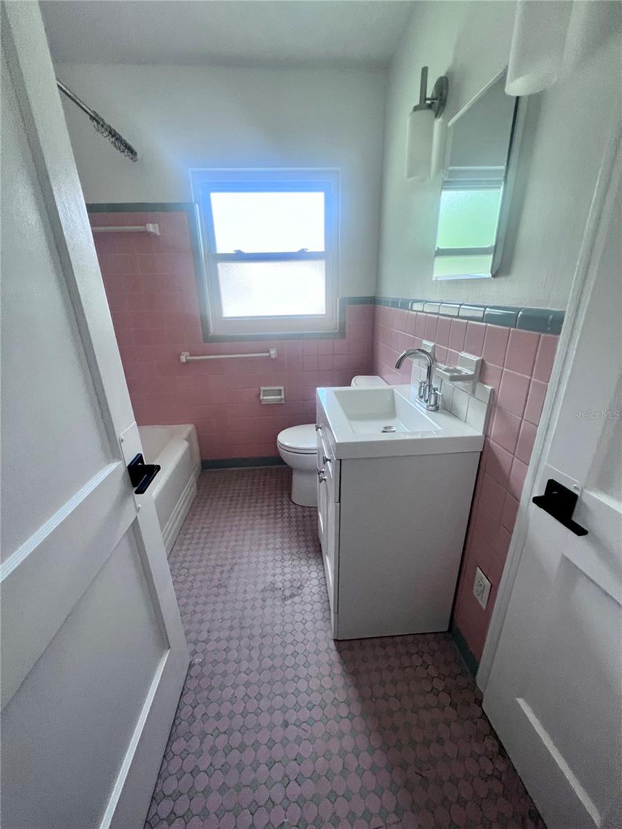 Image 12 of 31 For 2707 4th Avenue