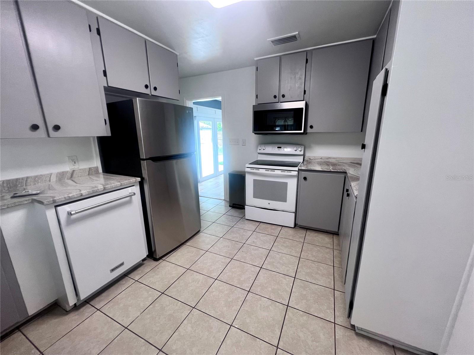 Image 4 of 31 For 2707 4th Avenue