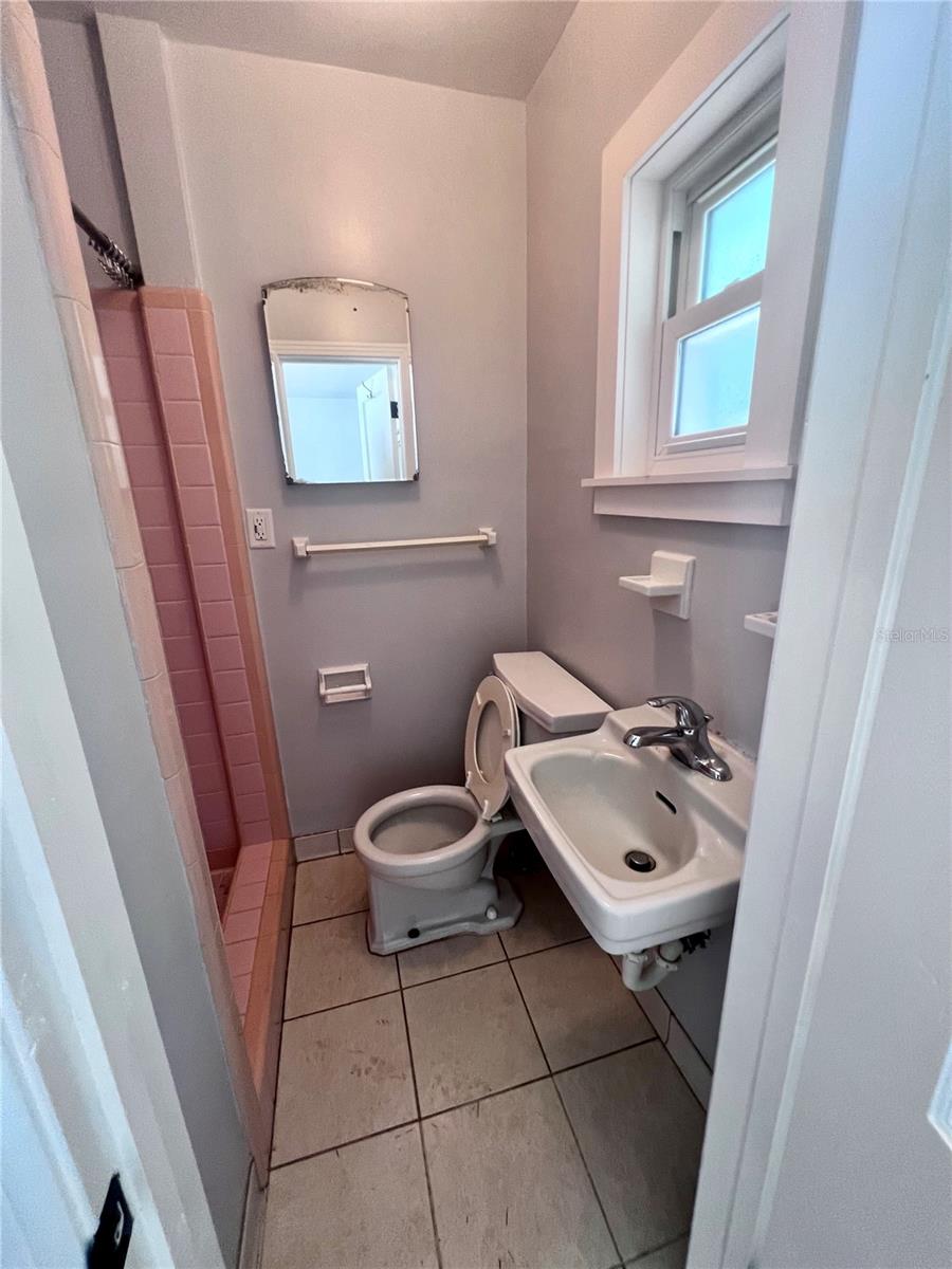 Image 7 of 31 For 2707 4th Avenue
