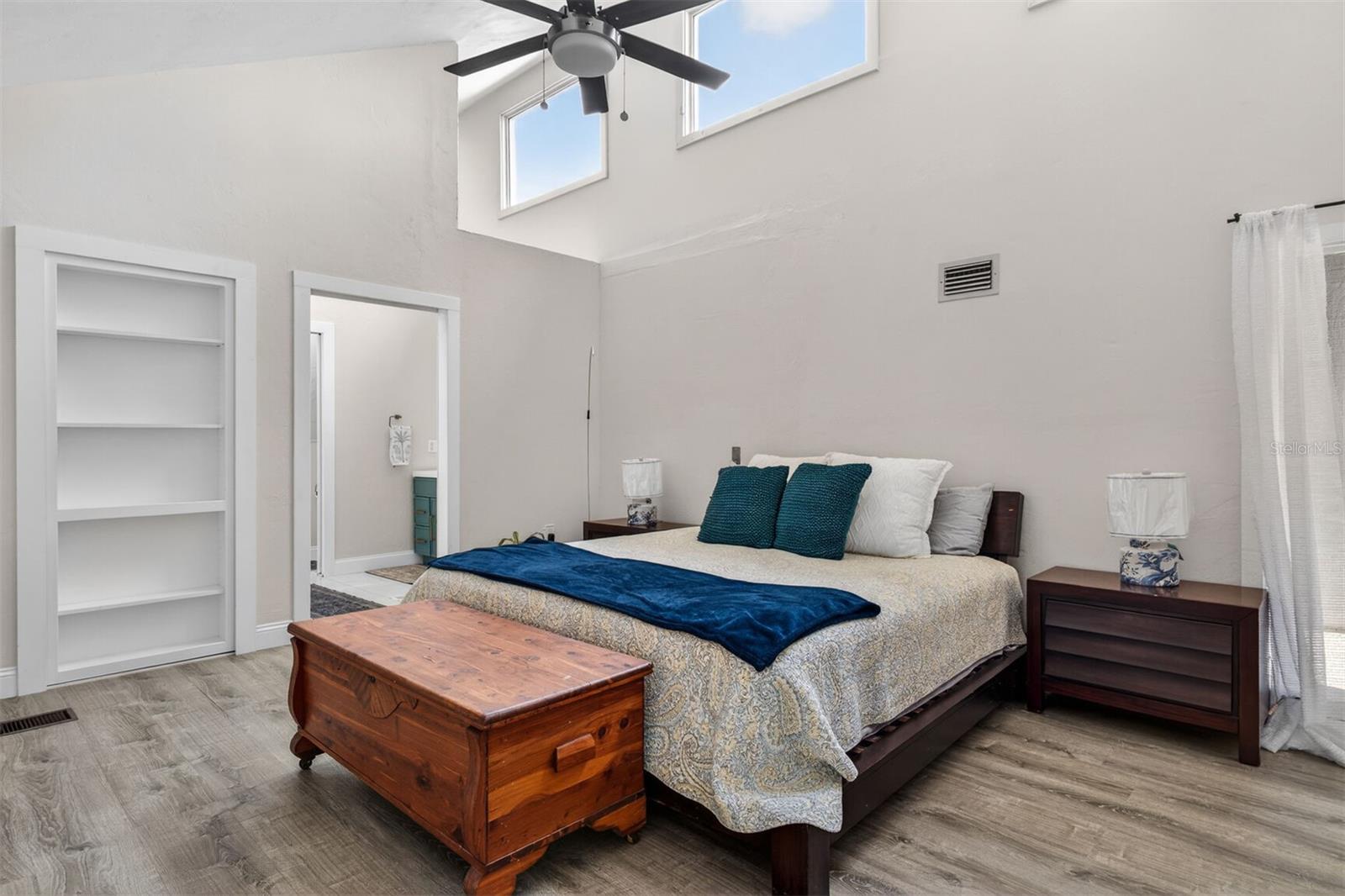 Image 12 of 41 For 9406 78th Court