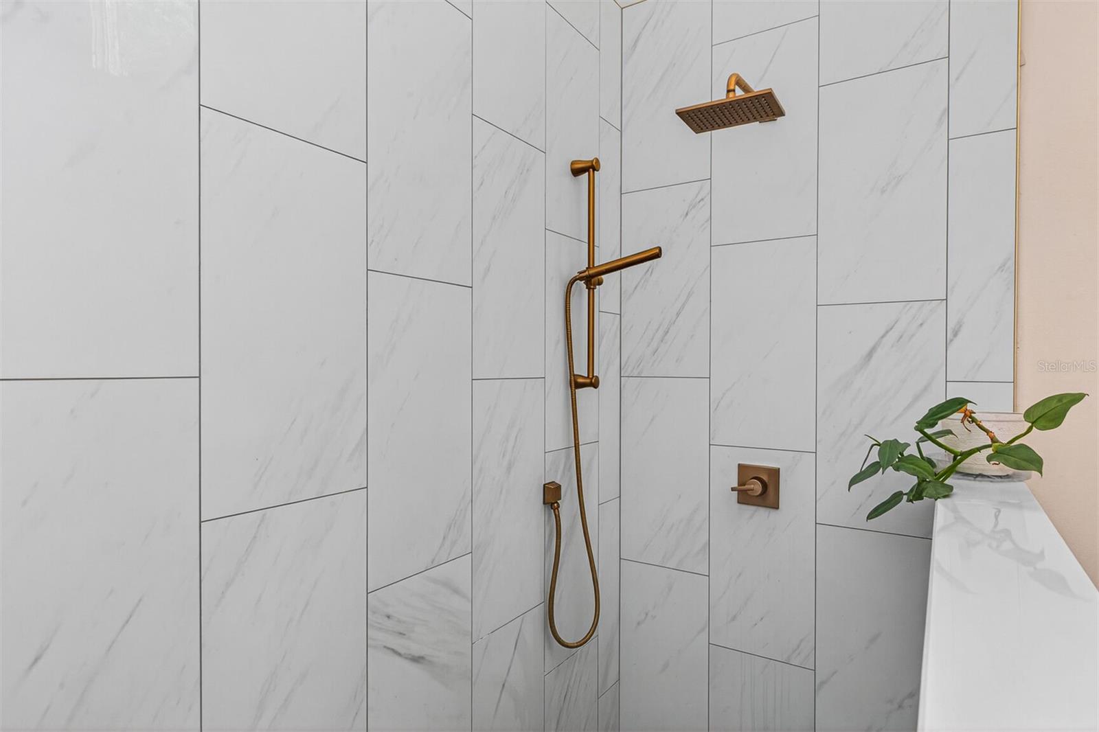 Image 16 of 41 For 9406 78th Court