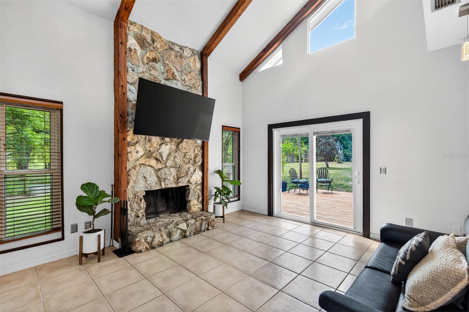 Image 18 of 41 For 9406 78th Court