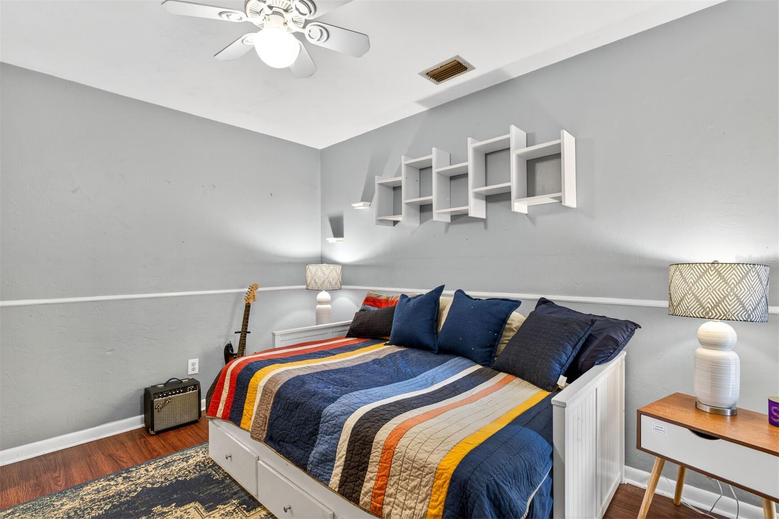 Image 27 of 41 For 9406 78th Court