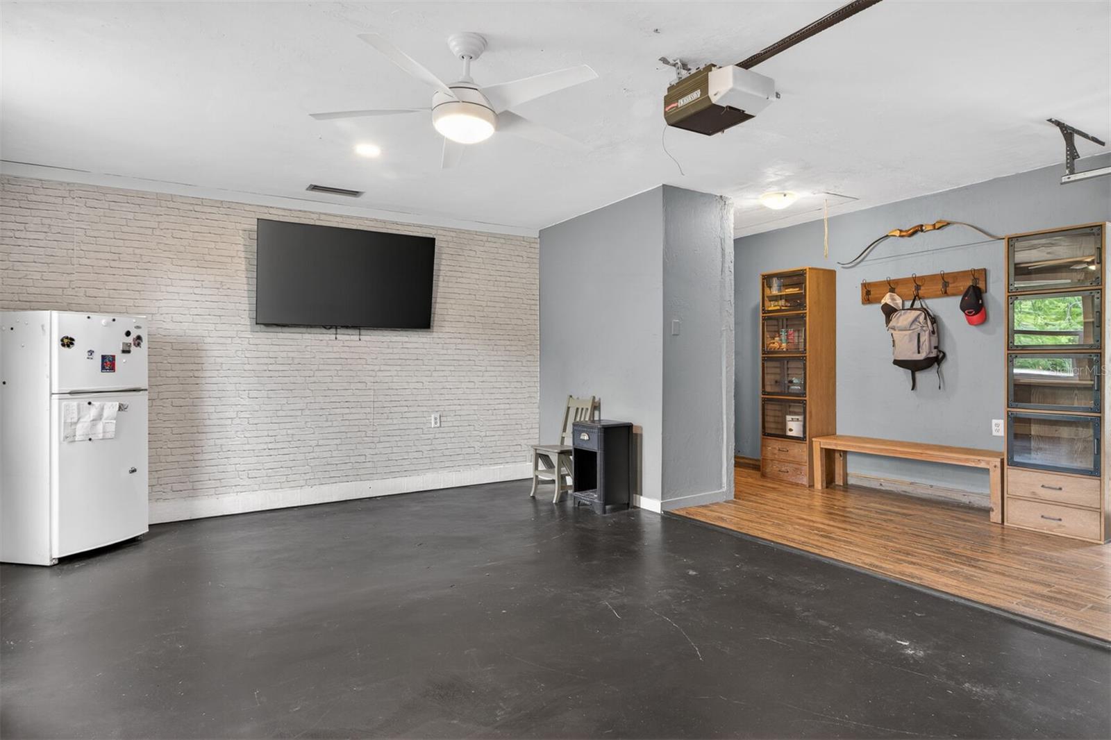 Image 29 of 41 For 9406 78th Court