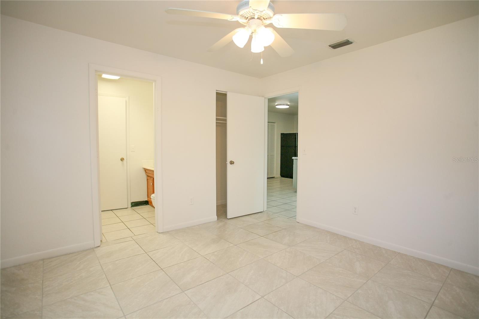 Image 4 of 14 For 1421 6th Place