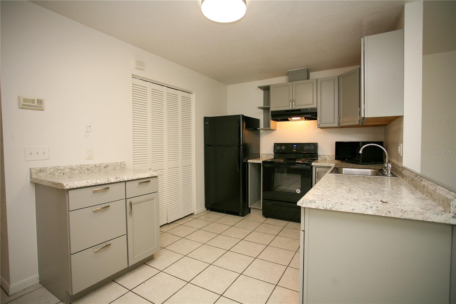 Image 5 of 14 For 1421 6th Place