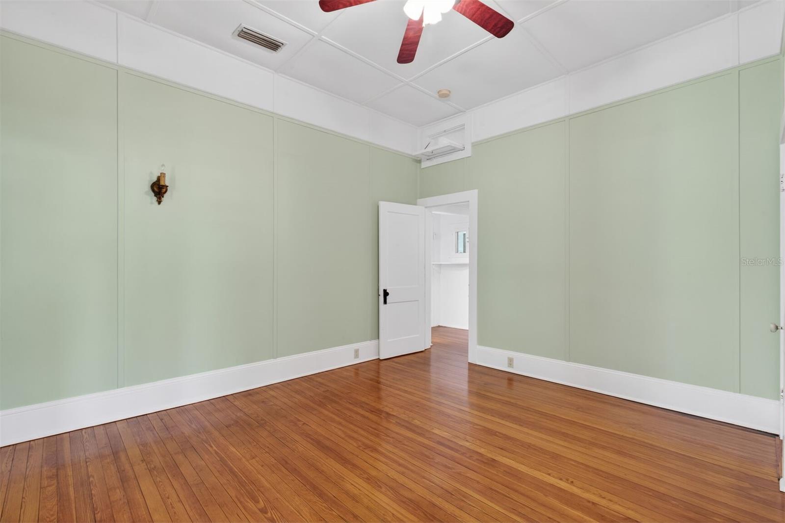 Image 15 of 34 For 630 6th Avenue