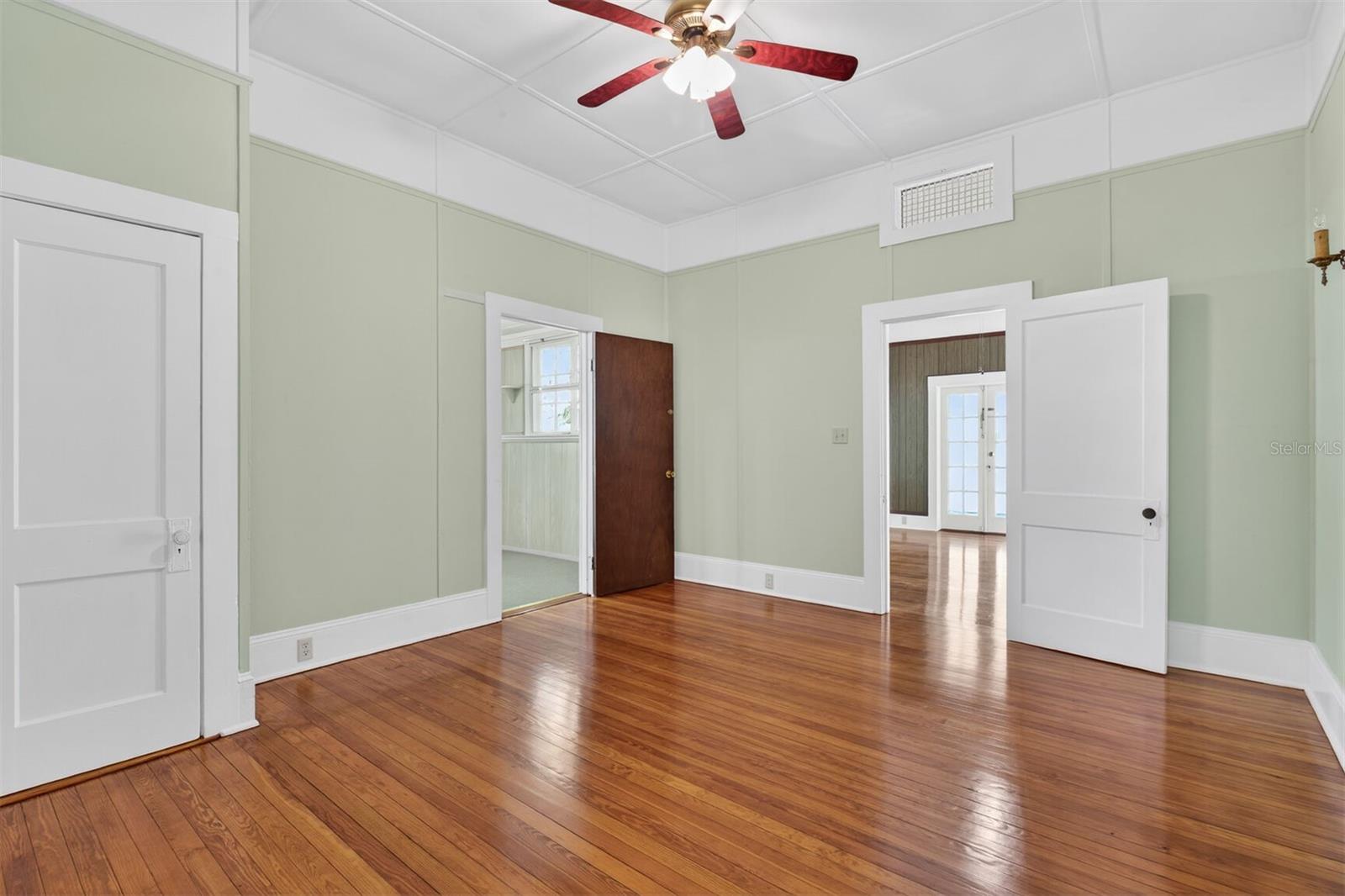 Image 16 of 34 For 630 6th Avenue