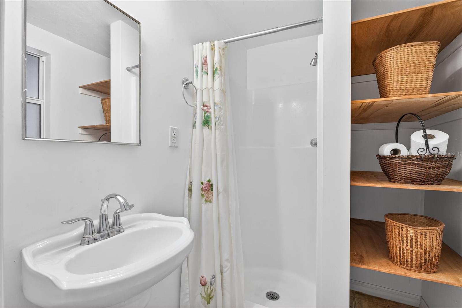 Image 19 of 34 For 630 6th Avenue