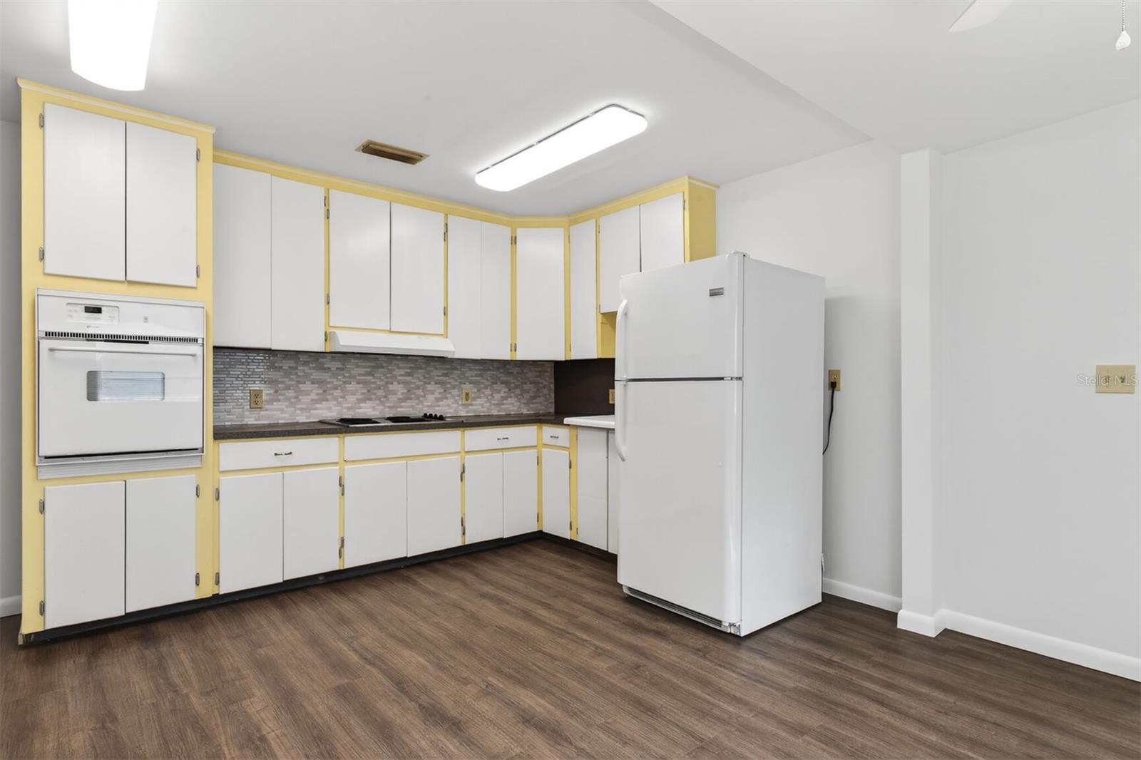 Image 20 of 34 For 630 6th Avenue