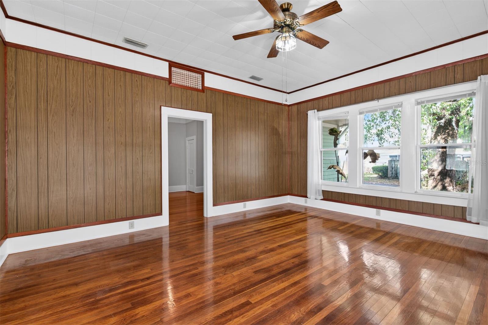 Image 5 of 34 For 630 6th Avenue