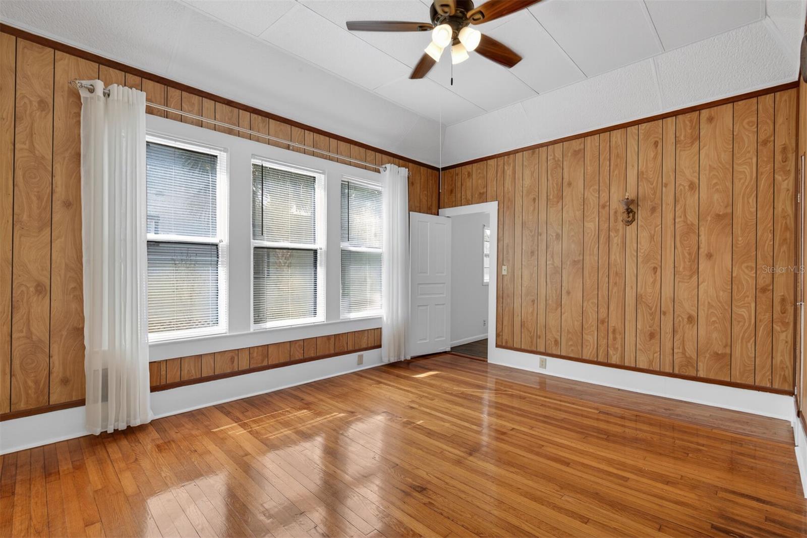 Image 7 of 34 For 630 6th Avenue