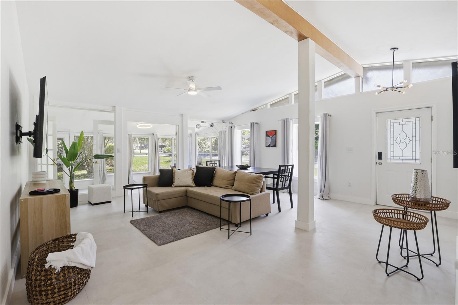 Image 3 of 47 For 831 20th Terrace