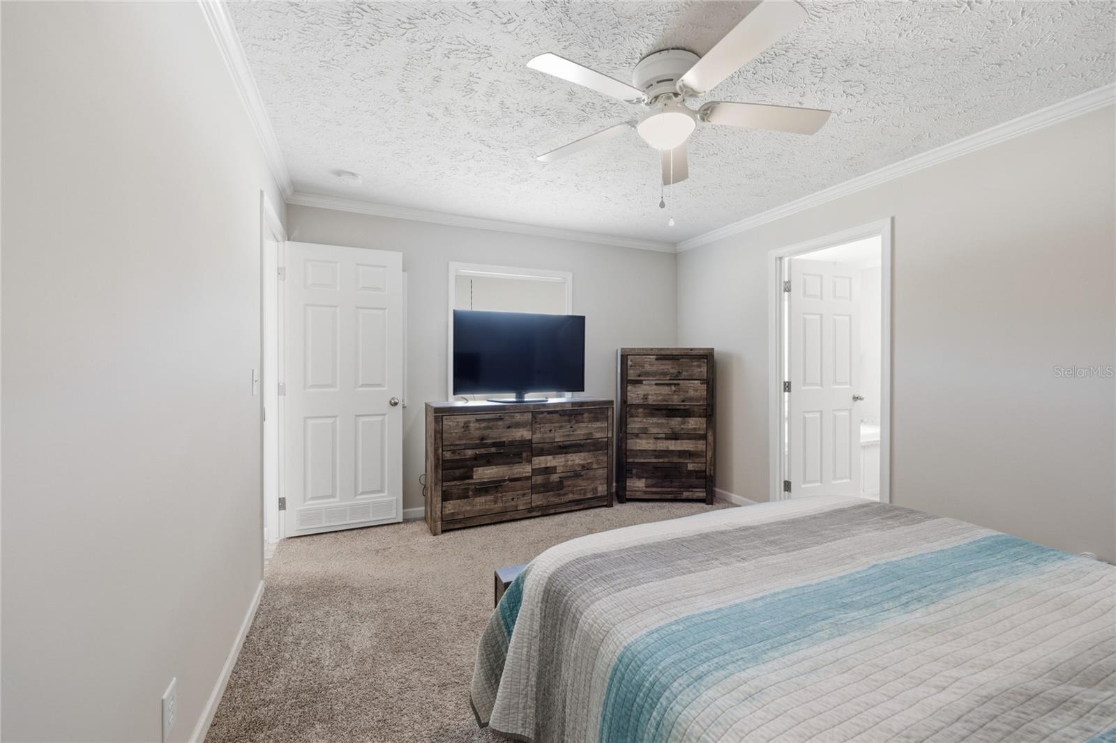 Image 21 of 55 For 14646 93rd Lane