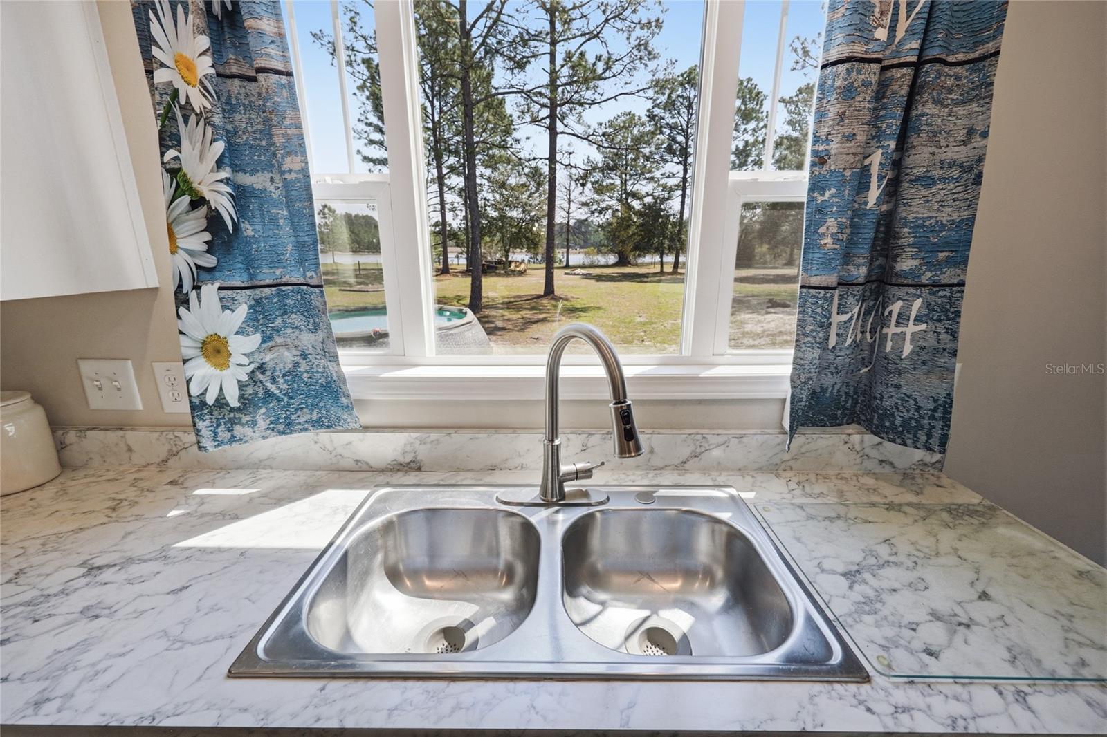 Image 4 of 55 For 14646 93rd Lane