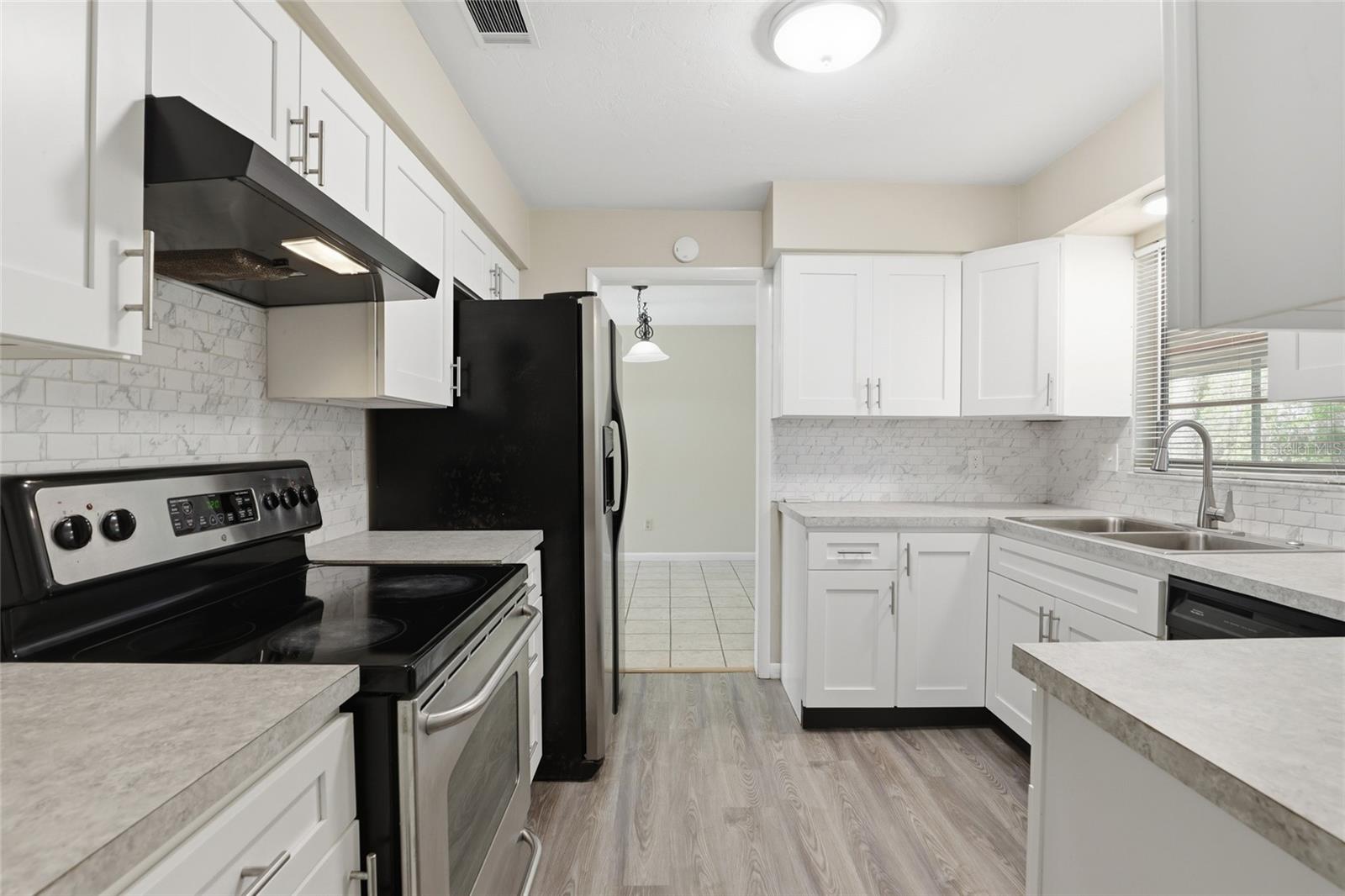 Image 11 of 33 For 2326 54th Boulevard