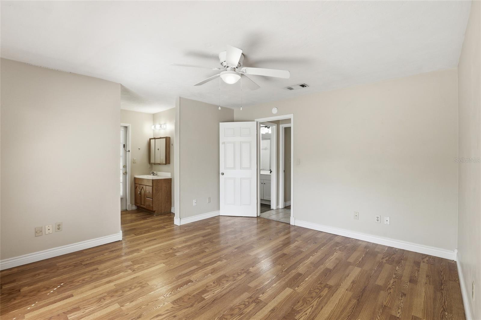 Image 18 of 33 For 2326 54th Boulevard