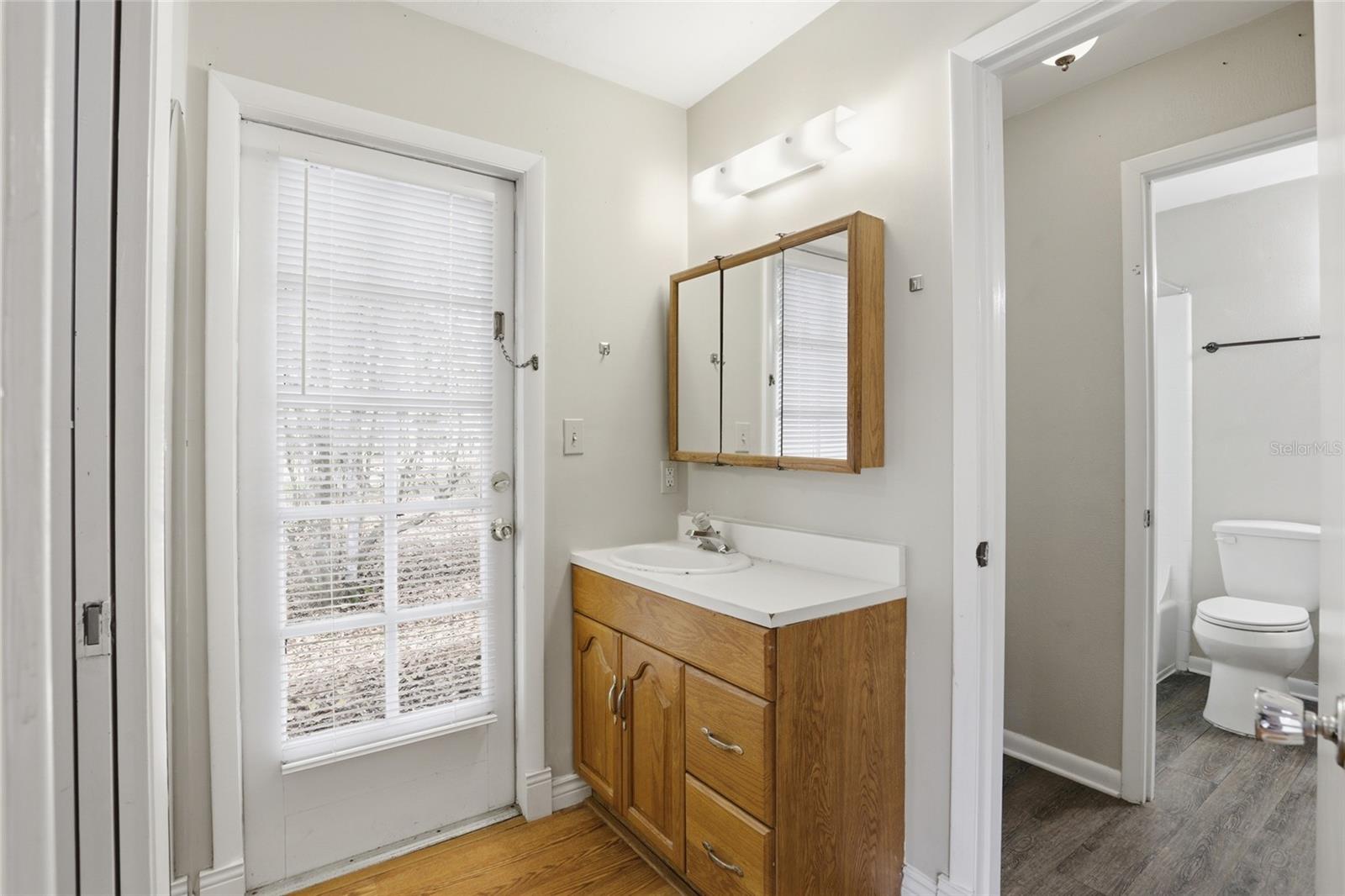 Image 23 of 33 For 2326 54th Boulevard