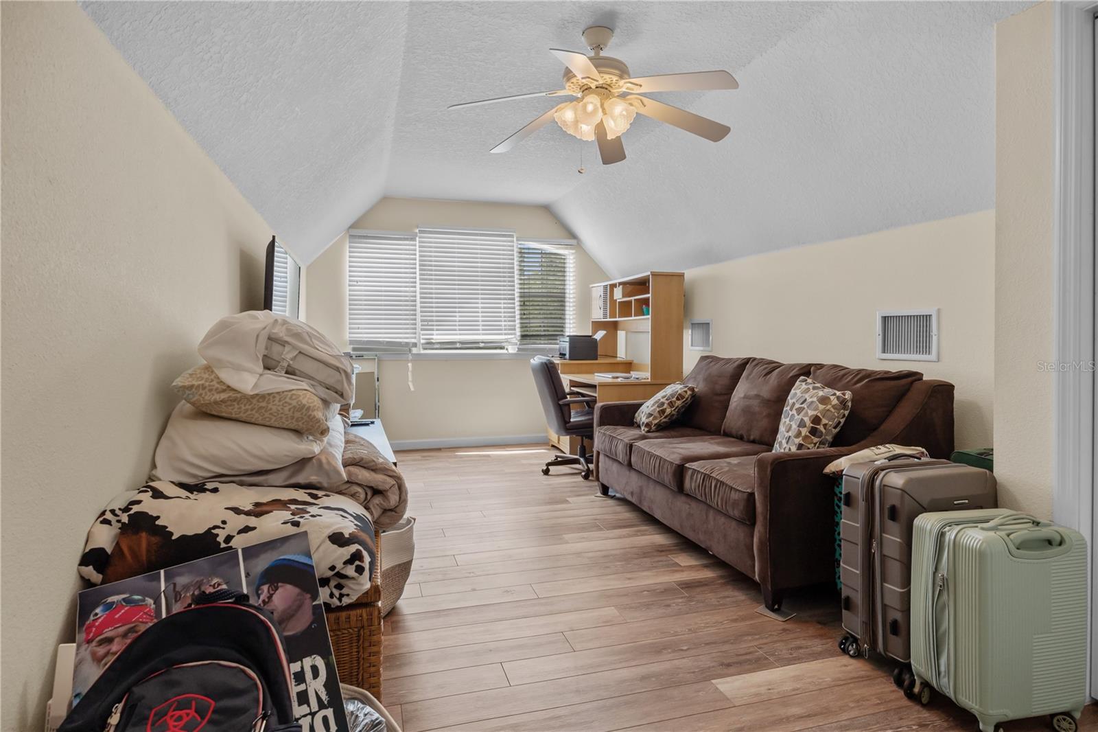 Image 23 of 40 For 15527 194th Place