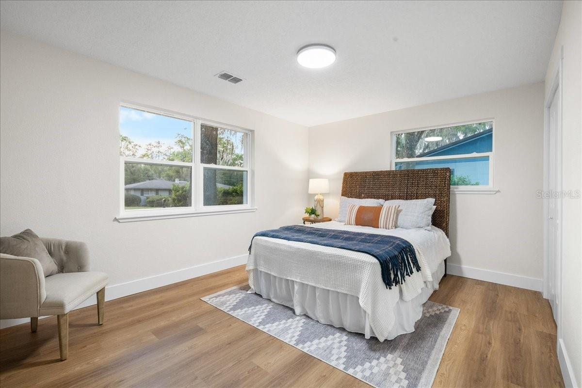 Image 10 of 31 For 801 37th Drive