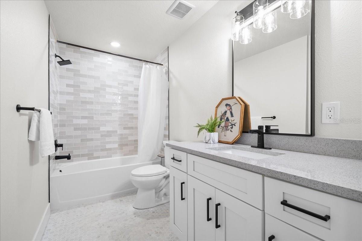 Image 11 of 31 For 801 37th Drive