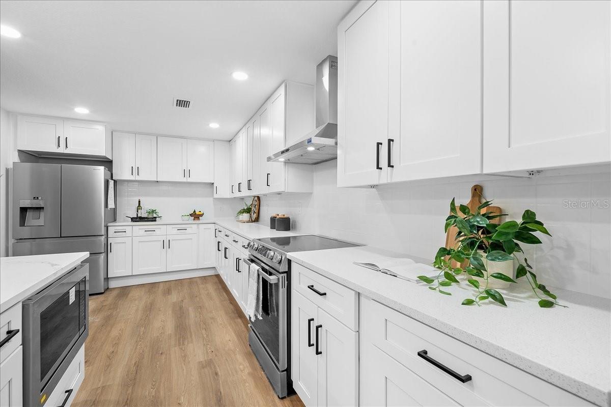 Image 13 of 31 For 801 37th Drive