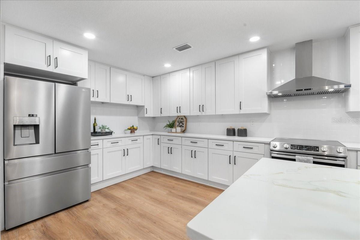 Image 16 of 31 For 801 37th Drive