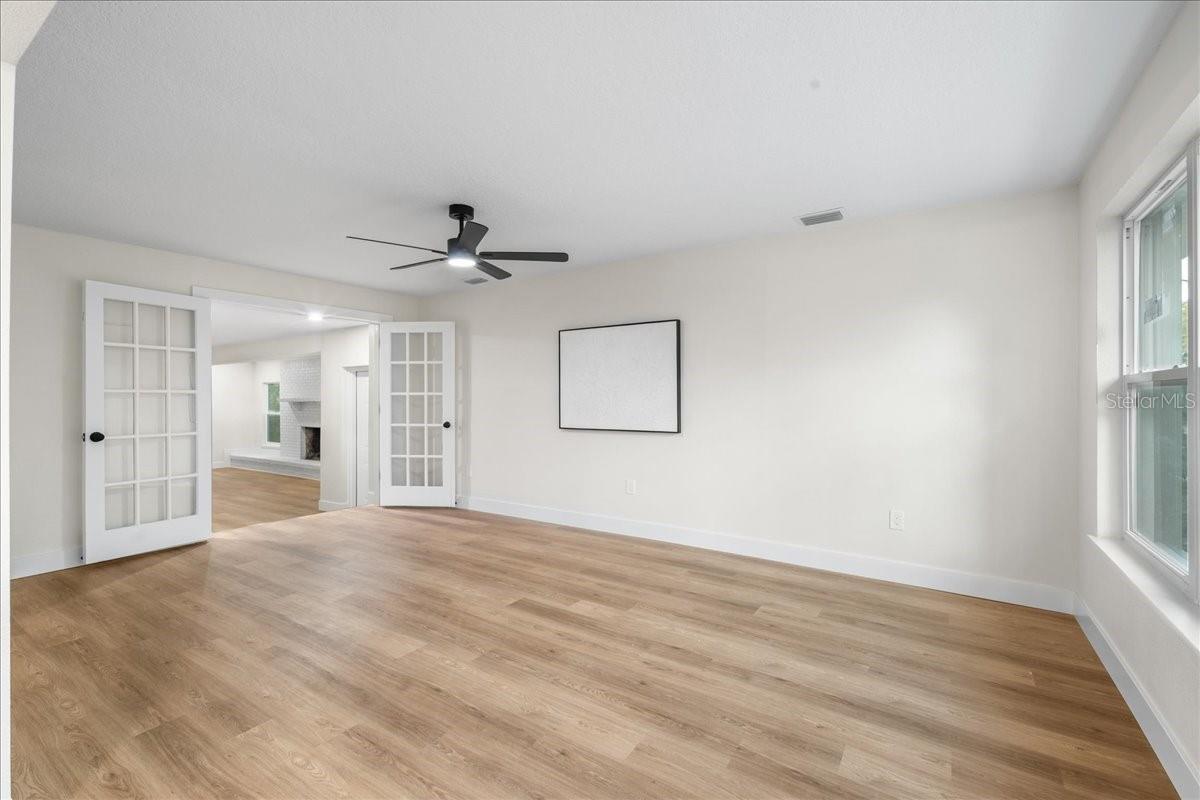 Image 18 of 31 For 801 37th Drive