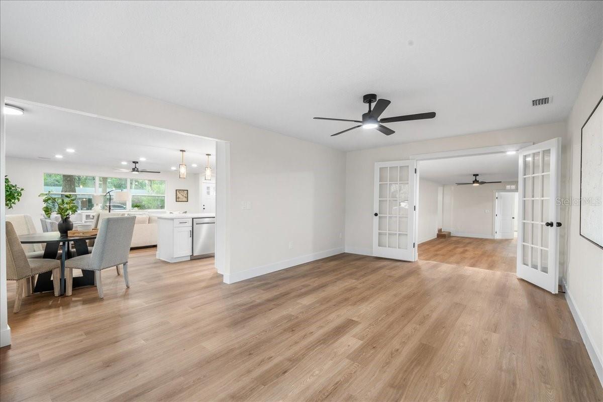 Image 19 of 31 For 801 37th Drive