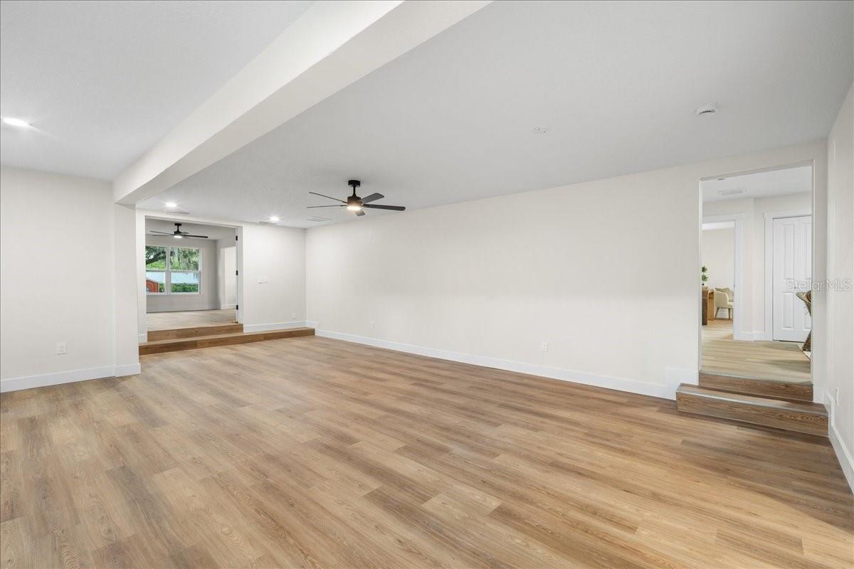 Image 21 of 31 For 801 37th Drive