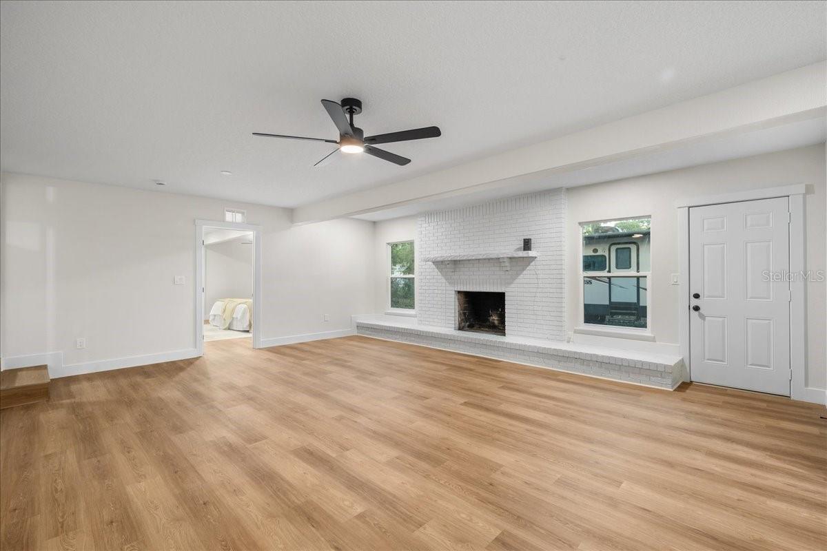 Image 22 of 31 For 801 37th Drive