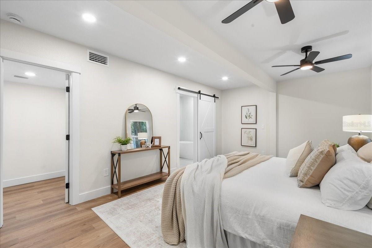 Image 24 of 31 For 801 37th Drive