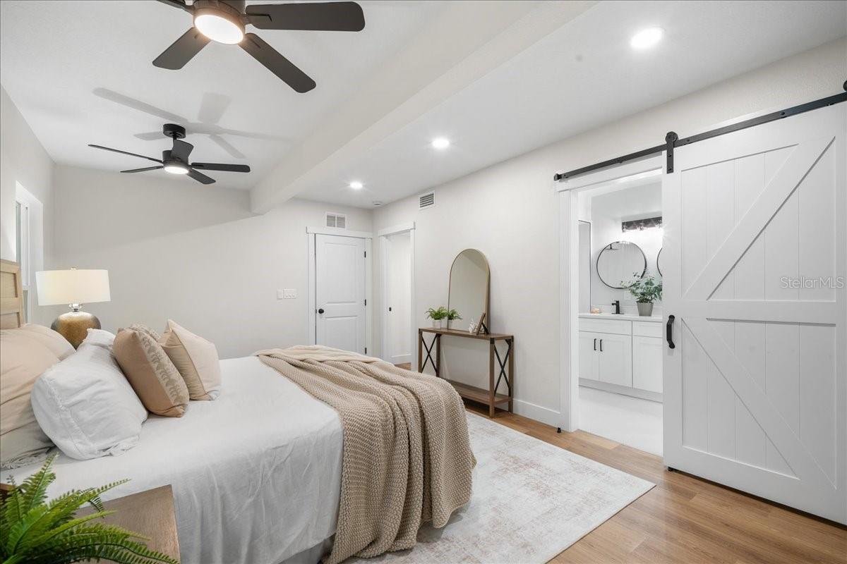 Image 25 of 31 For 801 37th Drive