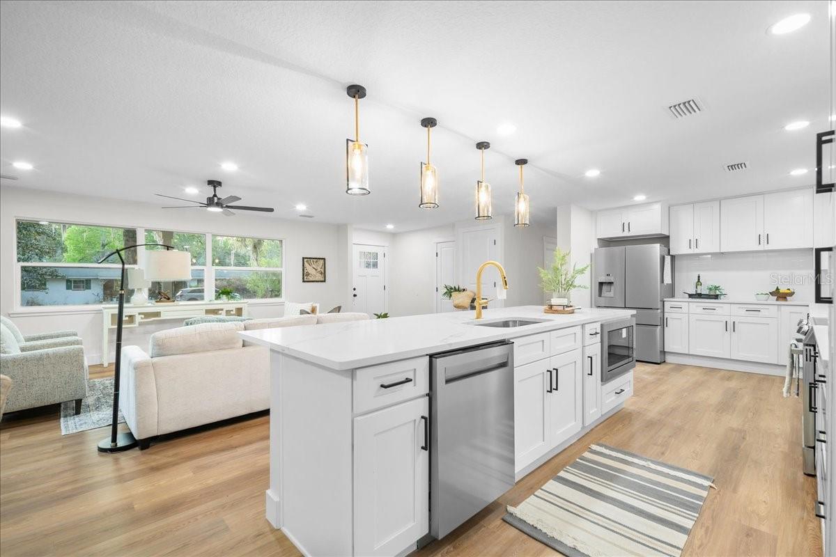 Image 4 of 31 For 801 37th Drive