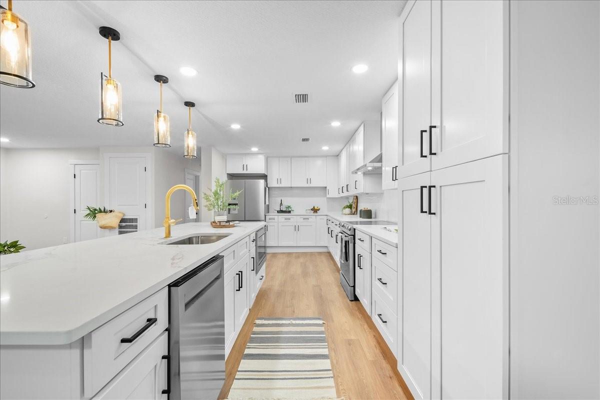 Image 5 of 31 For 801 37th Drive