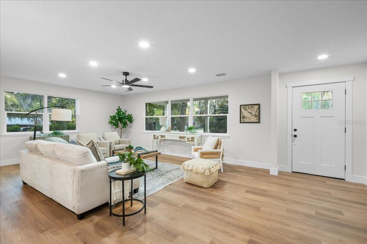 Image 8 of 31 For 801 37th Drive