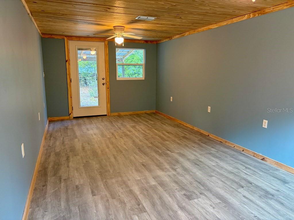 Image 17 of 56 For 2410 117th Pl