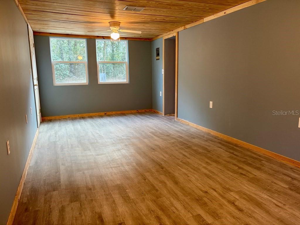 Image 18 of 56 For 2410 117th Pl