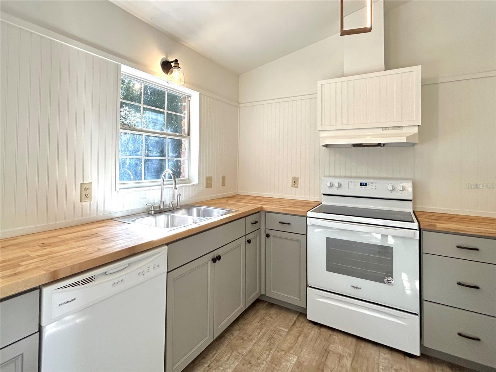 Image 6 of 14 For 26613 3rd Avenue